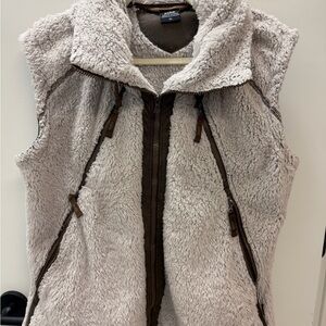 Kuhl Sherpa Vest in Cream and Brown